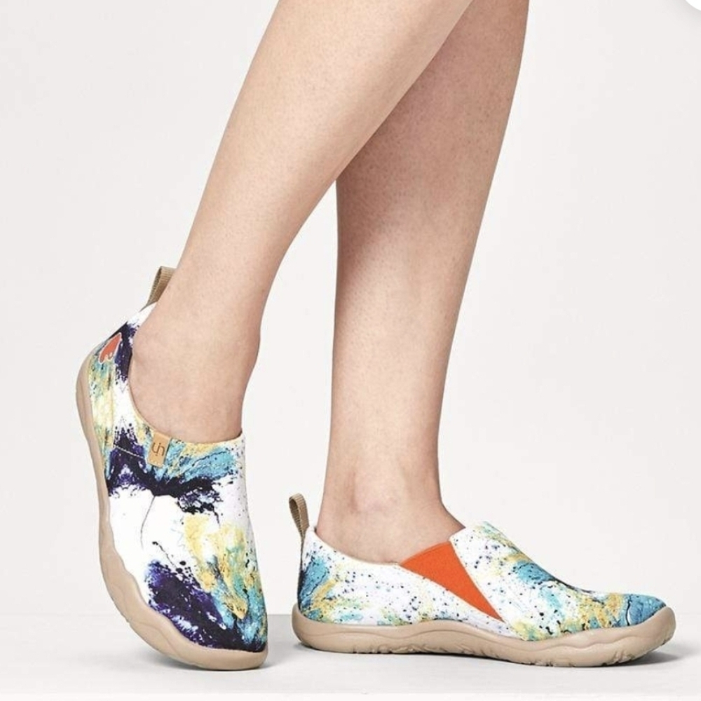 EUC UIN Sound of Silence Toledo Art Painted Canvas Slip-On Shoes Size 10